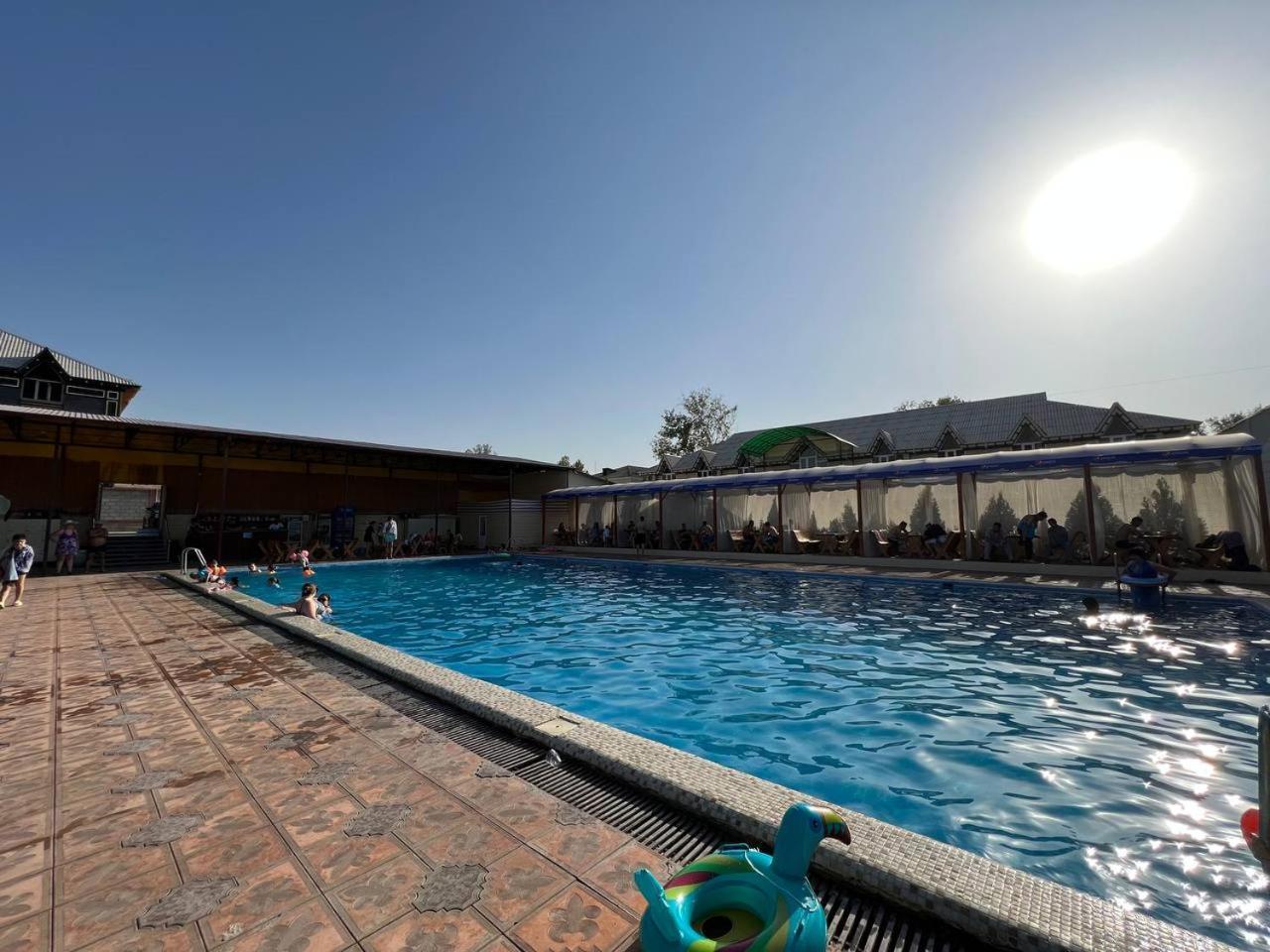 Orom Hotel Fergana Bagian luar foto