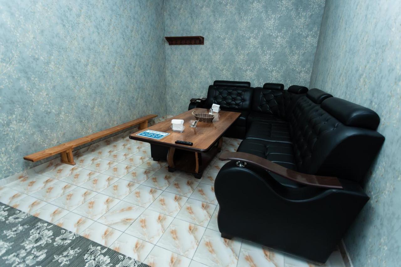 Orom Hotel Fergana Bagian luar foto