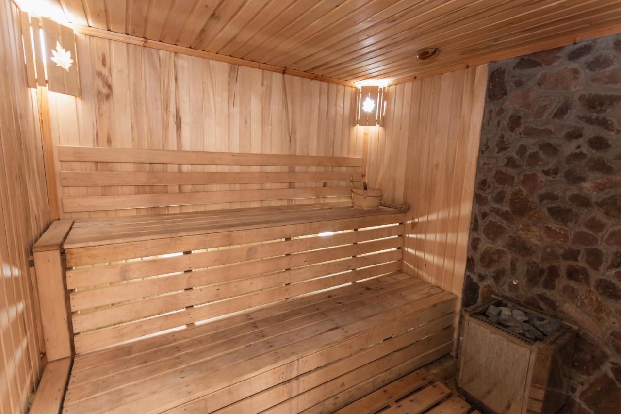 Orom Hotel Fergana Bagian luar foto