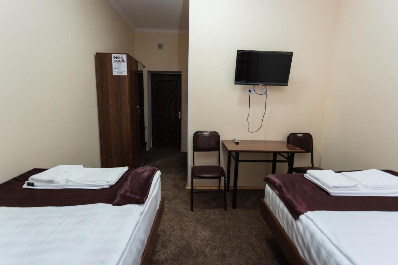 Orom Hotel Fergana Bagian luar foto